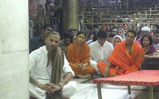WATCH: Bollywood star Akshay Kumar visits Ujjain's Mahakaleshwar temple on his birthday with Shikhar Dhawan