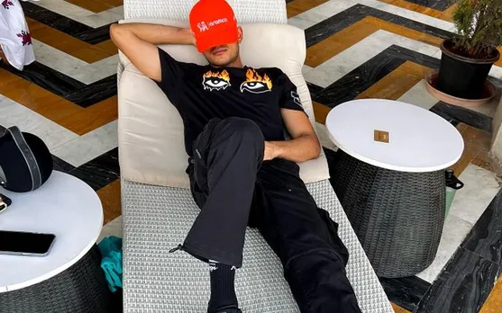 'Chalo utho abhi bhoot kaam hai' - Fans react as an image of Shubman Gillrelaxing on couch with face covered with orange cap goes viral