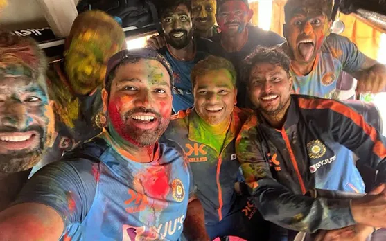 'Ye dekh ke aankh me aansu aa gaye'- Twitter reacts to Virat Kohli and Rohit Sharma celebrating holi ahead of 4th Test