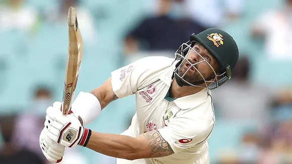 Ricky Ponting and Michael Hussey criticised Matthew Wade for gifting his wicket away