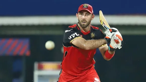 ABD reveals what Maxwell told him when he came out to bat against KKR