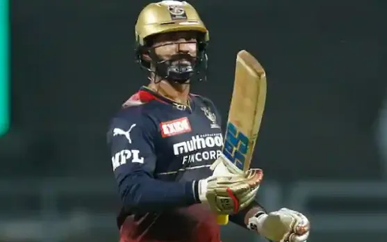 'Inn donon ka alag hi competition chal rha hai' - Fans ruthlessly troll Dinesh Karthik as he equals Rohit Sharma's record of most ducks in IPL history