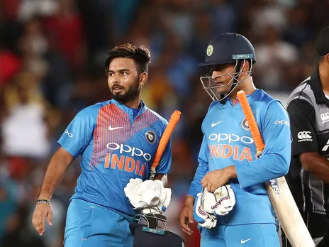 MS Dhoni and Rishabh Pant will both look to be included in the 2021 T20 World Cup - Sanjay Manjrekar