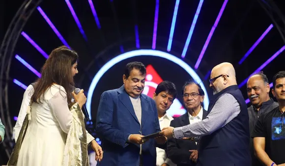 Mr. Nitin Gadkari with Founders of OrangeGlobal Stories 1