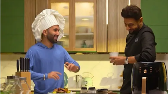 Orry and Chef Ranveer Brar team up to cook with Philips Airfryer Signature Series