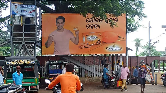 Laqshya Media Group executes Santoor's multilingual outdoor campaign in 150 towns across seven states