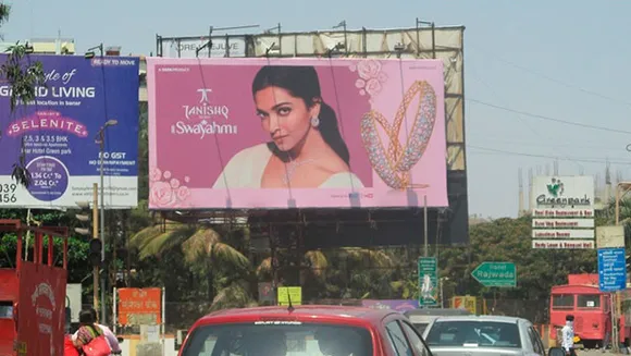 Tanishq showcases 'Swayahm' collection outdoors 