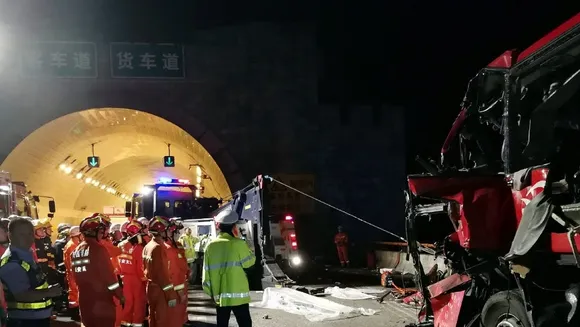 Tragic Bus Crash in Shanxi Province Claims 14 Lives, Injures 37 on Hohhot-Beihai Expressway