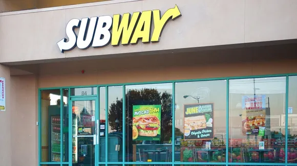 Avoid These 10 Sandwich Shops: From Subway's Decline to Quiznos' Disappearance