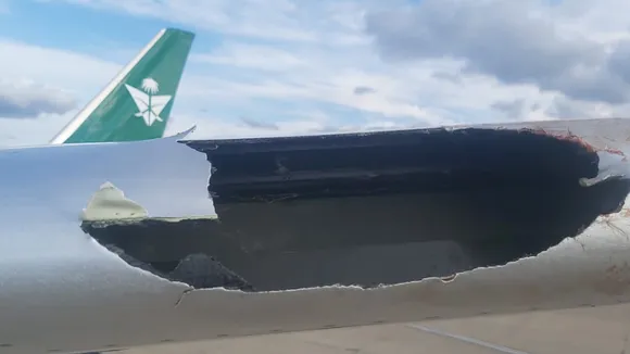 Bird Strike at Heathrow Leaves New Saudia Boeing 787-10 Grounded, Awaiting Repairs
