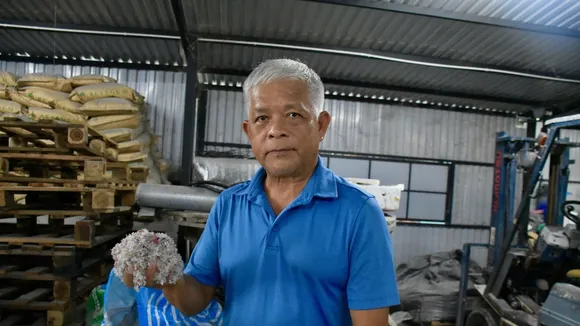 Vietnamese Entrepreneur Transforms Plastic Waste into Bricks, Revolutionizing Recycling