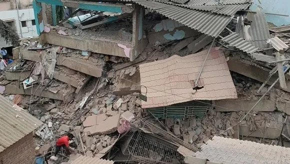 At Least Nine Killed in Pakistan Building Collapse