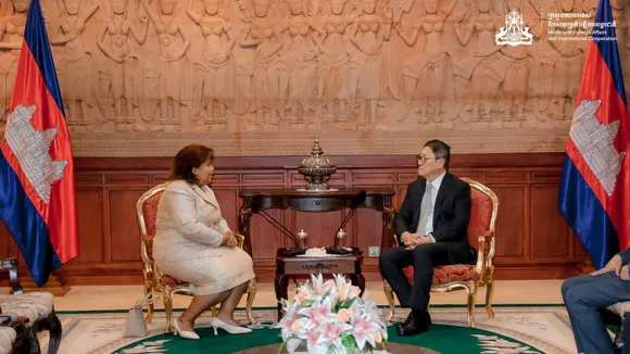 Cambodia Honors Outgoing Cuban Ambassador with Prestigious Award