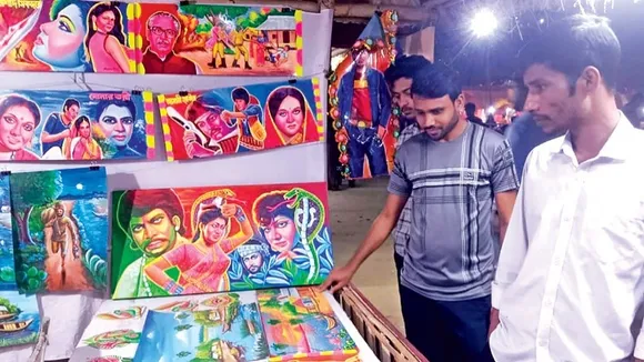 Bangladesh Shilpakala Academy's Art Market Bridges Gap Between Artists, Collectors in Dhaka
