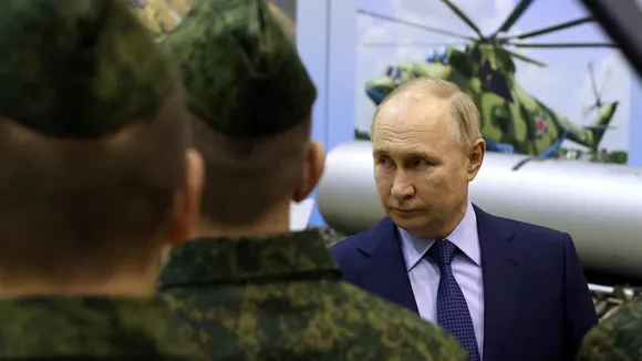 Putin Dismisses NATO Attack Fears, Warns F-16s for Ukraine 'Legitimate Targets'