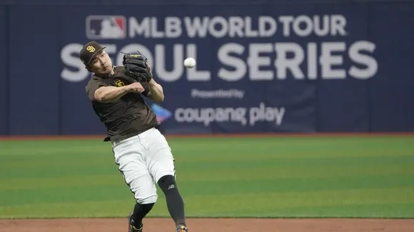 Kim Ha-seong Shines in Historic MLB Seoul Series, Sparks Envy in Giants' Lee Jung-hoo