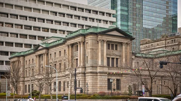 Japan's $4 Trillion Offshore Funds to Stay Put After BOJ's Initial Rate Hike, Bolstering US Bonds