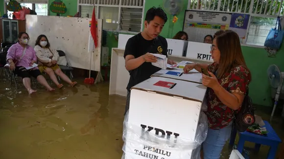 Prabowo-Gibran Lead in Overseas Votes Amid Indonesia's 2024 Election Tabulation Challenges