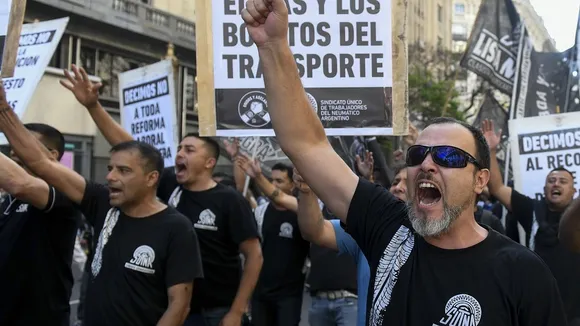 Massive 'Molinetazo' Protest in Buenos Aires Against 500% Public Transport Hike