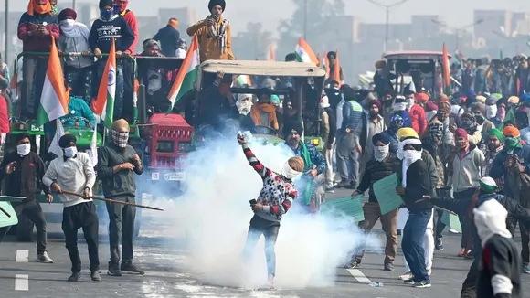 Indian Police Fire Tear Gas as Farmers Resume March to Capital Amid Failed Talks