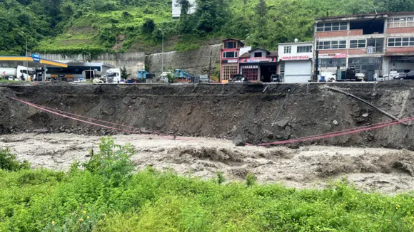 Road Collapse and Floods Disrupt Inebolu Amid Continuing Rains