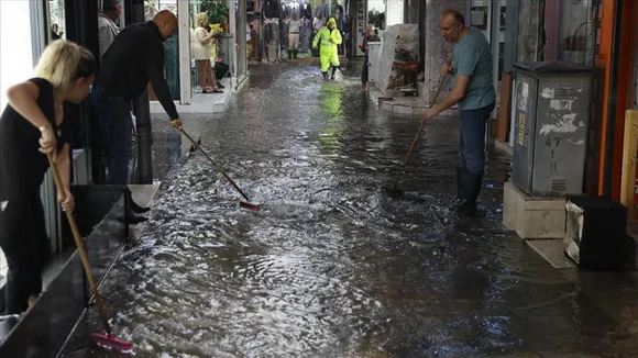 Torrential Rain Triggers Severe Flooding in Izmir