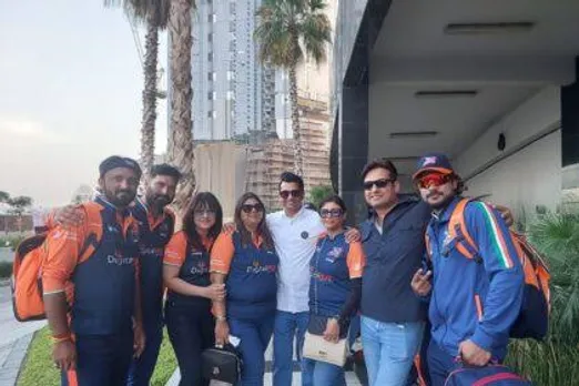 Cricket enthusiast' *Parul Yadav* made a surprise appearance at the Celebrity Cricket League in Dubai to support the Karnataka Bulldozers, much to the delight of fans.