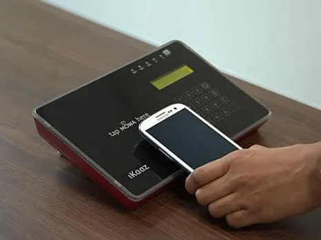 iKaaz's mPOS device allows buyers to tap and pay from mobile phones at stores