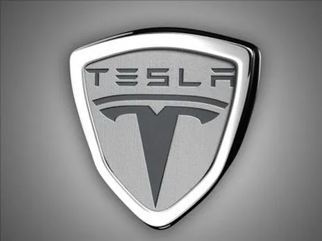 Tesla autopilot vehicle crash threatens self-driving cars