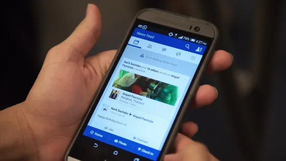 Facebook updates News Feed to prioritize faster loading stories