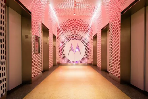 Motorola to set up 1000 Moto hubs across India to boost offline presence