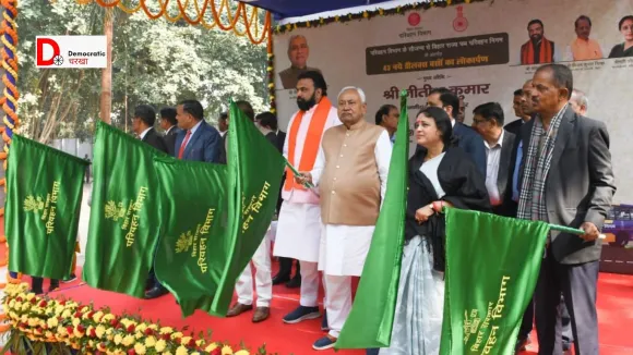43 नई डीलक्स बसों को हरी झंडी