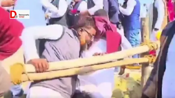 प्रगति यात्रा में गिरे नेता