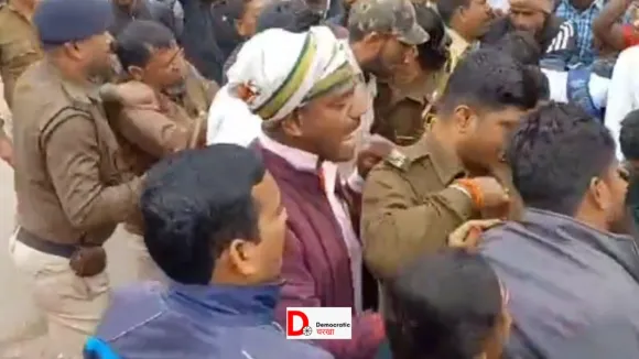 ब्रेकिंग न्यूज़: पटना में ग्राम रक्षा दल पर पुलिस का लाठीचार्ज, BJP कार्यालय के बाहर कर रहे थे प्रदर्शन