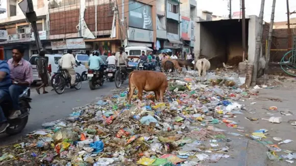 पटना: सफाईकर्मियों की हड़ताल का 8वां दिन भी जारी, शहर कचरों से भरा