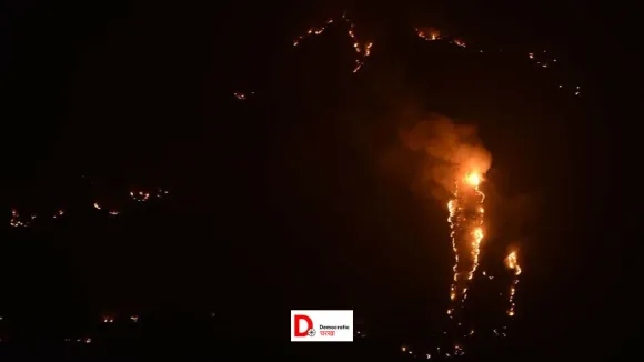 पटना: दिवाली में पटाखे से जला कबाड़ गोदाम, लाखों का नुकसान