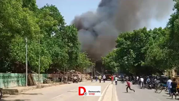 Patna Fire: पटना में एक और जगह लगी भीषण आग, पूरी बस्ती में फैली आग
