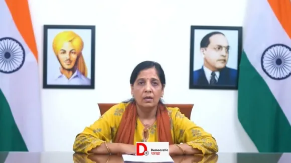 लोहे के बने हैं केजरीवाल, सुनीता केजरीवाल ने पढ़ा दिल्ली CM का संदेश