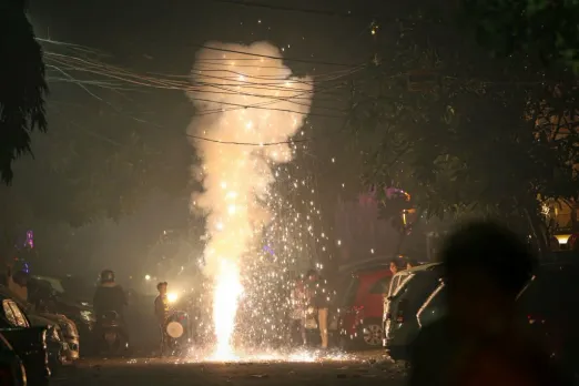 बिहार में पटाखों पर पूरी तरह रोक, दिवाली, छठ के मौके पर नहीं कर पाएंगे धमाके