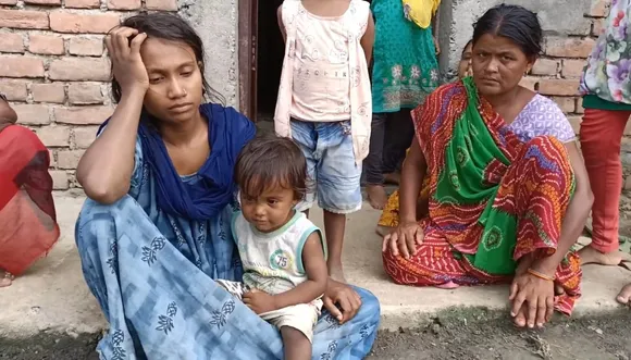 मज़दूर दिवस विशेष: आज भी वो पांव रुके नहीं हैं, बस चलते जा रहे हैं दो वक़्त की रोटी के लिए