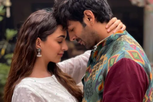 Kartik & Kiara's lovely Pose