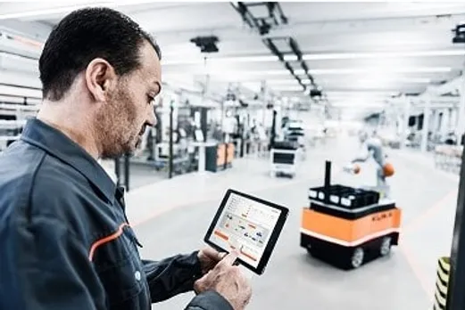 Industry 4.0 networks automated processes with IT world: Kuka