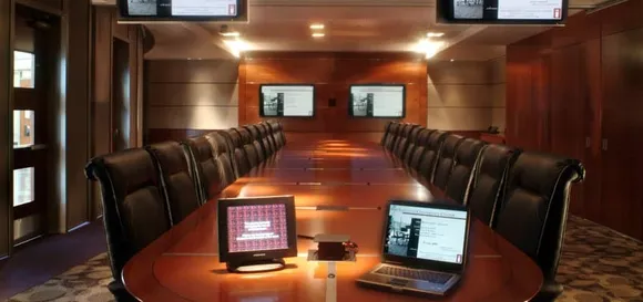 Barco’s ClickShare CS-100 redefines corporate meeting rooms