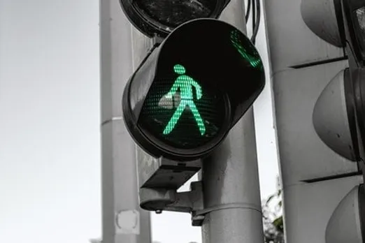 Traffic lights come to pavement for smartphone addicted pedestrians