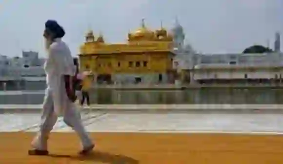 Now Golden Temple goes  Wi-Fi