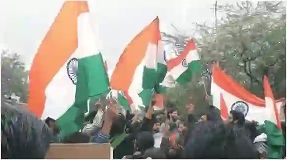 राजनीतिक रैली में राष्ट्रीय ध्वज के गलत इस्तेमाल पर राष्ट्रपति से हस्तक्षेप का अनुरोध