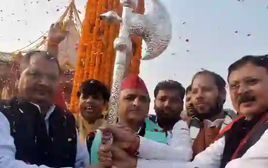 पूंजीवाद में बदल गया है अखिलेश यादव का समाजवाद