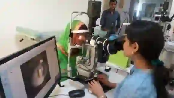 Eye Care: नज़रअंदाज़ न करें आंखों की देखभाल