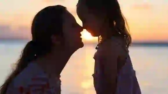 Things You Should Tell Your Daughter: 5 ऐसी चीजें जो बेटी को कहनी चाहिए