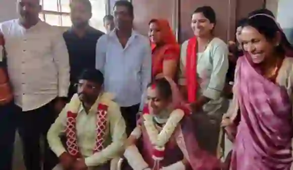 Rajasthan News: दुल्हन का एक्सीडेंट होने के बाद राजस्थान के कपल ने अस्पताल में की शादी